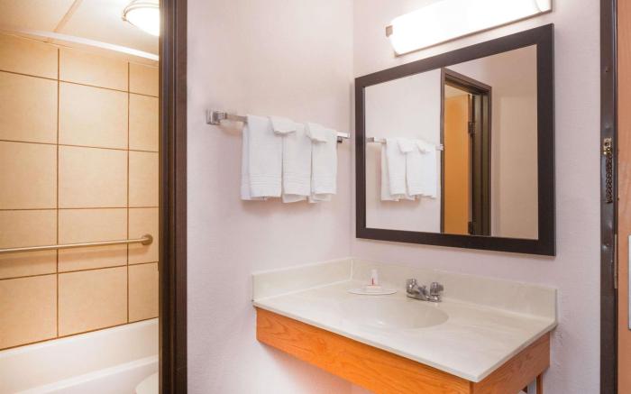 Days Inn by Wyndham Mason City