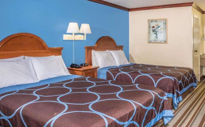 Super 8 By Wyndham San Marcos
