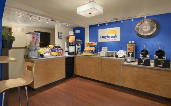 Days Inn & Suites by Wyndham Stevens Point