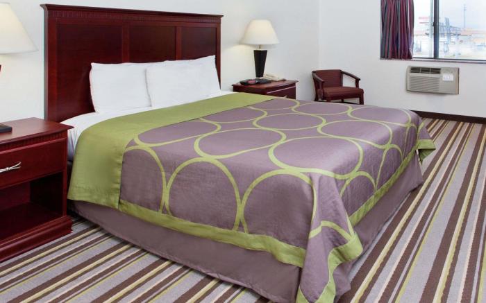 Super 8 By Wyndham Tuscaloosa