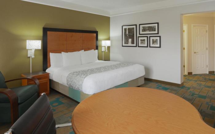 La Quinta Inn & Suites by Wyndham Salt Lake City Airport