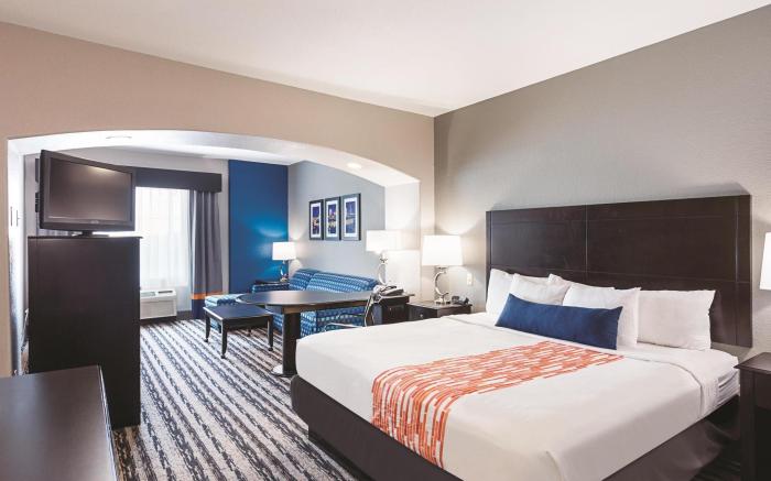La Quinta Inn & Suites by Wyndham San Antonio Northwest