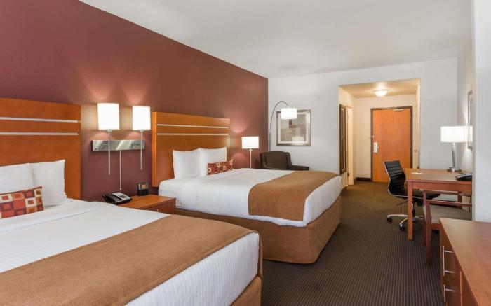 Wingate by Wyndham Calgary South