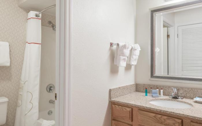 Value Suites Extended Stay - St. Louis Westport Plaza