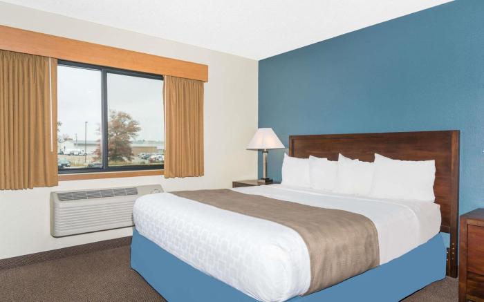 Days Inn & Suites by Wyndham Baxter Brainerd Area