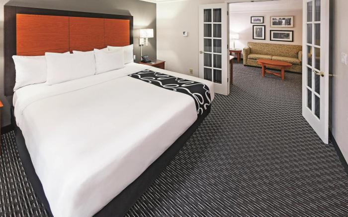 La Quinta Inn & Suites by Wyndham Dallas Arlington South