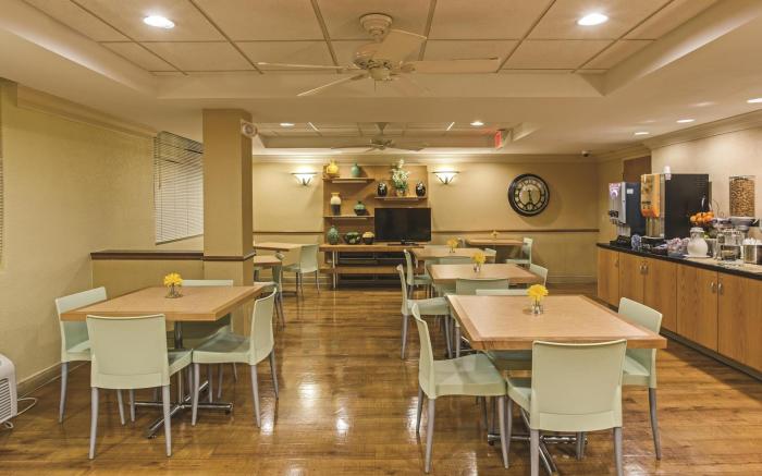 La Quinta Inn & Suites by Wyndham West Palm Beach Airport