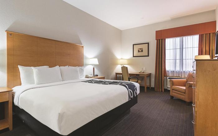 La Quinta Inn & Suites by Wyndham Alvarado