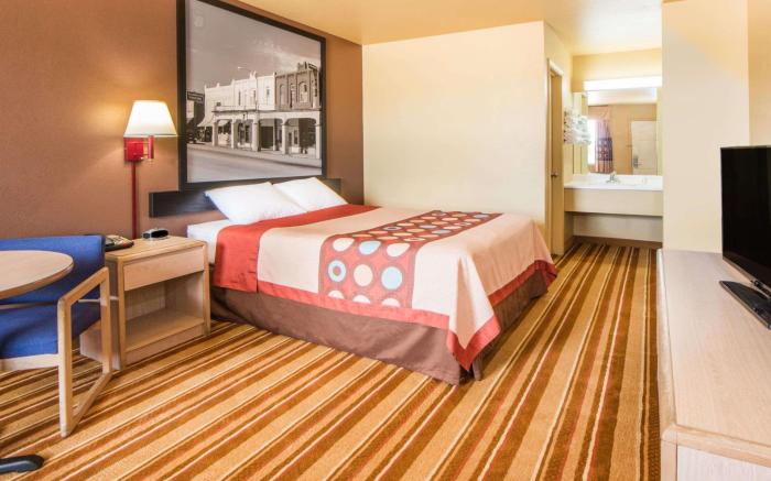 Super 8 By Wyndham Big Cabin/Vinita Area