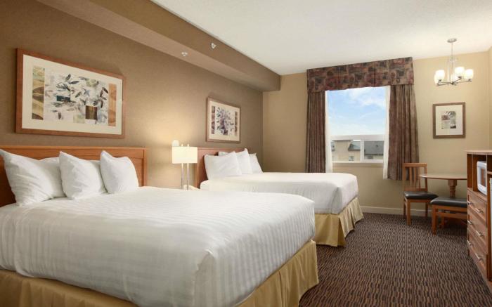 Days Inn & Suites by Wyndham West Edmonton
