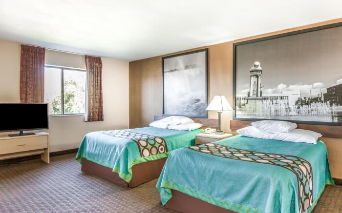 Super 8 By Wyndham Liverpool - Clay - Syracuse Area