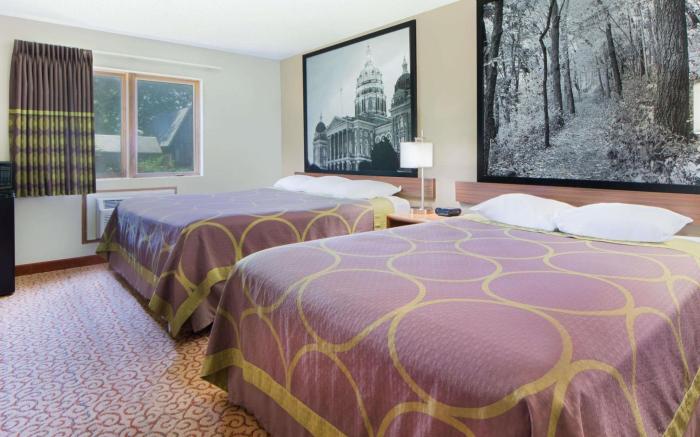 Super 8 By Wyndham Pella