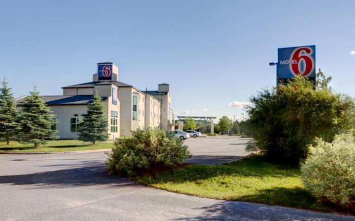 Motel 6-Huntsville, ON