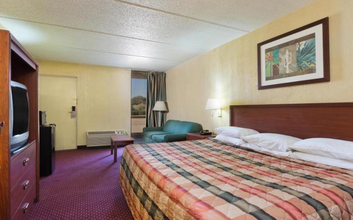 Knights Inn - Brenham, TX