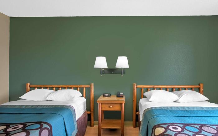 Super 8 By Wyndham Ticonderoga