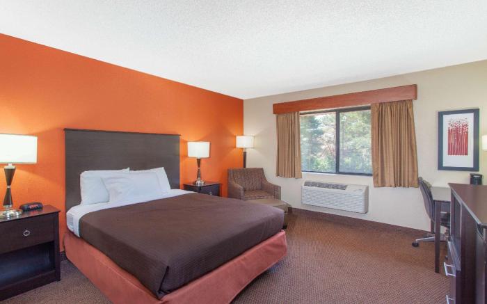 AmericInn by Wyndham Ham Lake