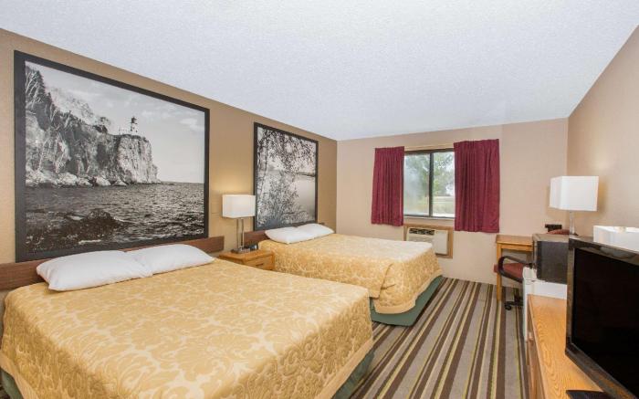 Super 8 By Wyndham Blue Earth