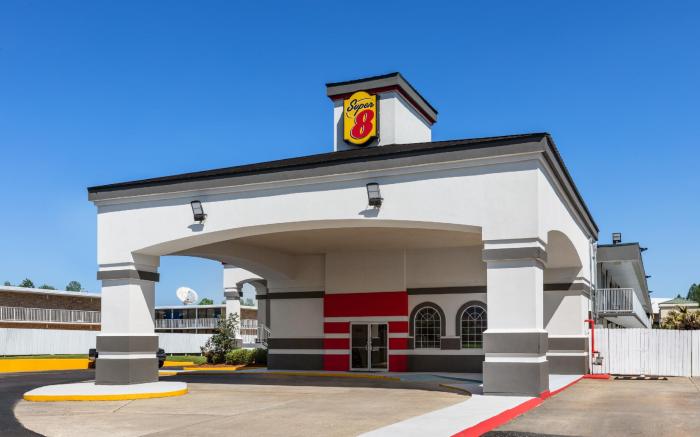 Super 8 By Wyndham Baton Rouge/I-10