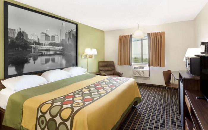 Super 8 By Wyndham Norfolk