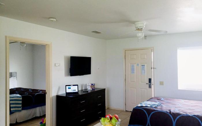 Port Isla Inn