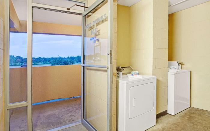Days Inn by Wyndham Clarksville TN
