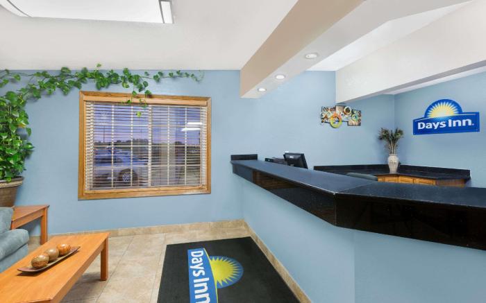 Days Inn by Wyndham Newton