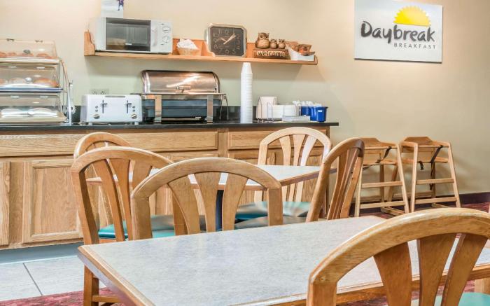 Days Inn by Wyndham Black River Falls