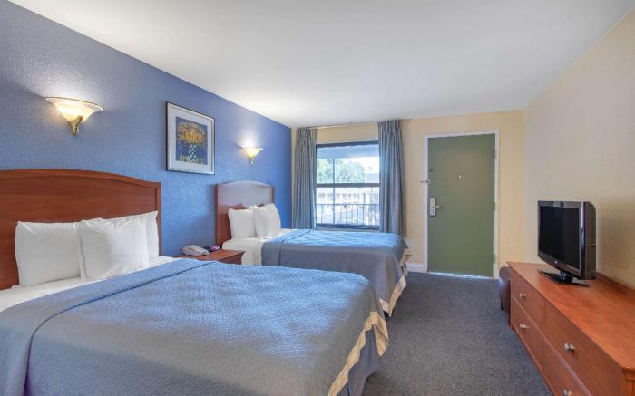 Days Inn by Wyndham Elmsford