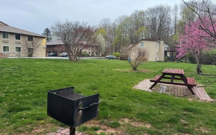 Red Roof PLUS+ & Suites Guilford