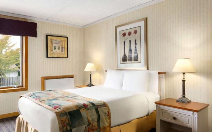 Travelodge by Wyndham Owen Sound ON