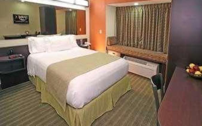 Microtel Inn & Suites by Wyndham Toluca