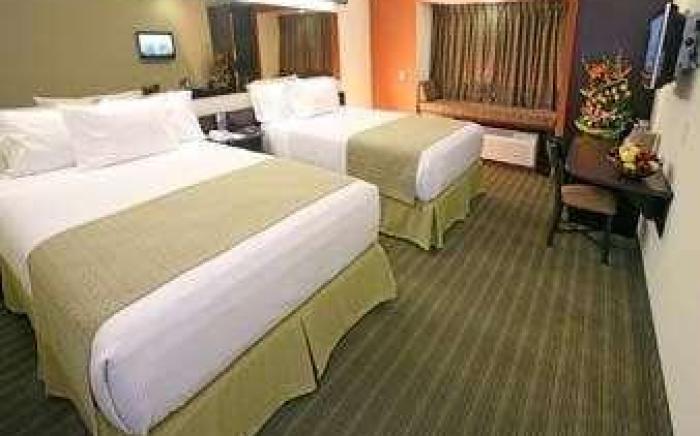 Microtel Inn & Suites by Wyndham Toluca
