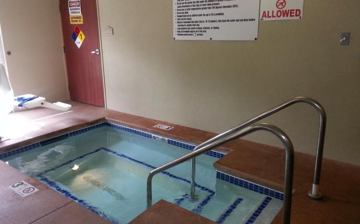 Cobblestone Hotel & Suites - Knoxville