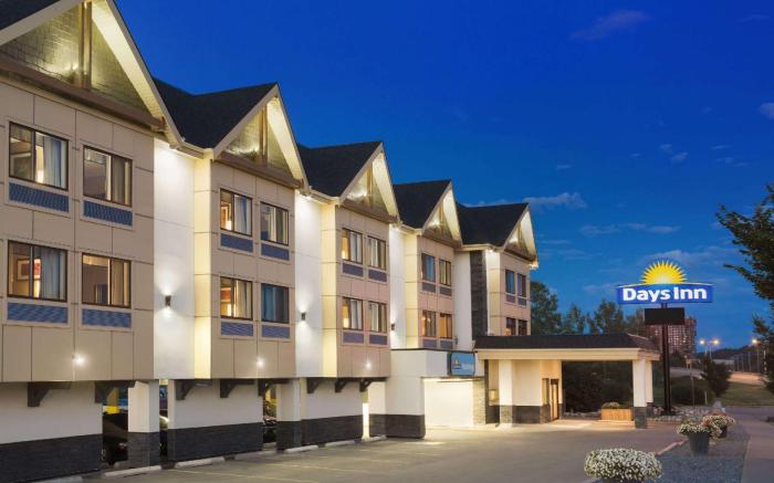 Days Inn by Wyndham Calgary Northwest