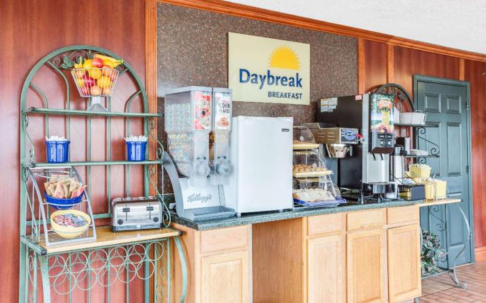 Days Inn by Wyndham Newport