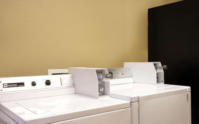 Rodeway Inn & Suites