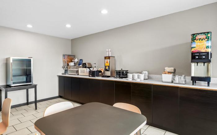 Super 8 By Wyndham Farmington