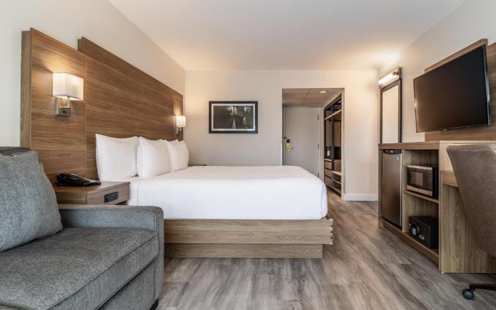 Atrium Hotel Vancouver