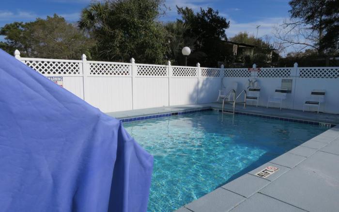 Executive Inn - Panama City Beach
