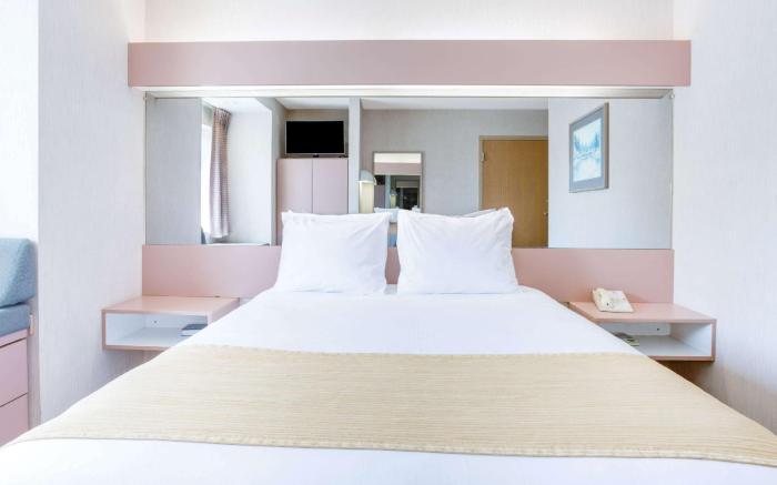 Microtel Inn & Suites by Wyndham Greensboro