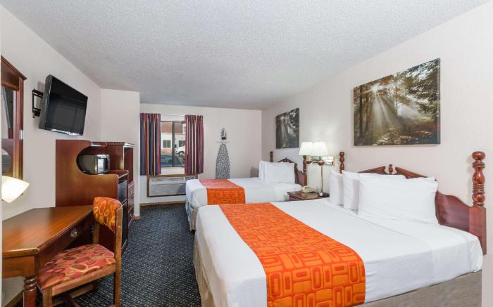 Howard Johnson by Wyndham Wichita Airport