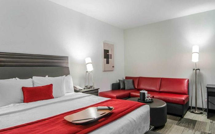 Best Western Plus Airport Inn & Suites