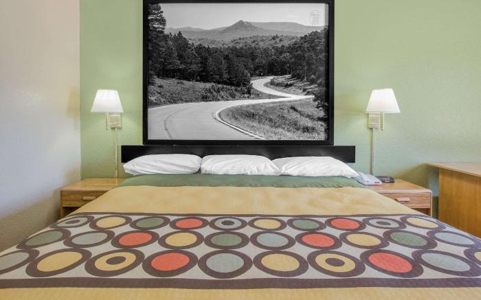 Super 8 By Wyndham Clarksville Ar