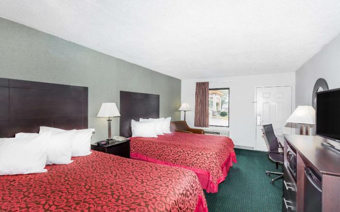 Days Inn by Wyndham Hendersonville