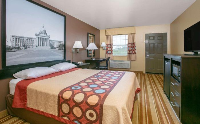 Super 8 By Wyndham Big Cabin/Vinita Area