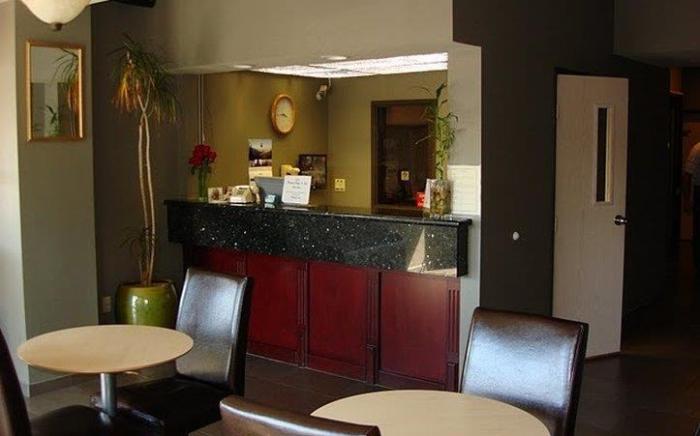 Clackamas Inn and Suites