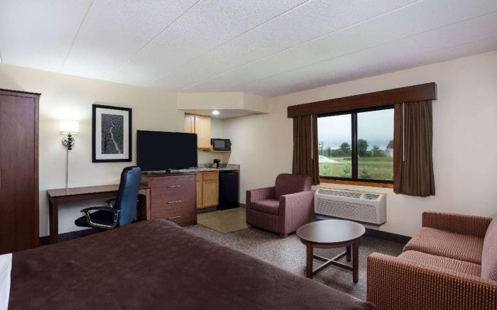 AmericInn by Wyndham Tomah