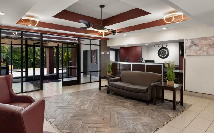 Red Roof Inn & Suites Savannah Airport