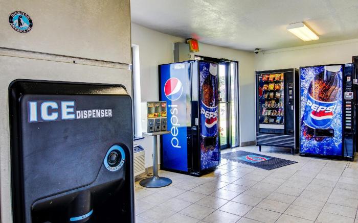 Motel 6 Columbia, MO - East