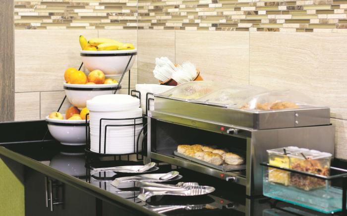 La Quinta Inn & Suites by Wyndham Clarksville